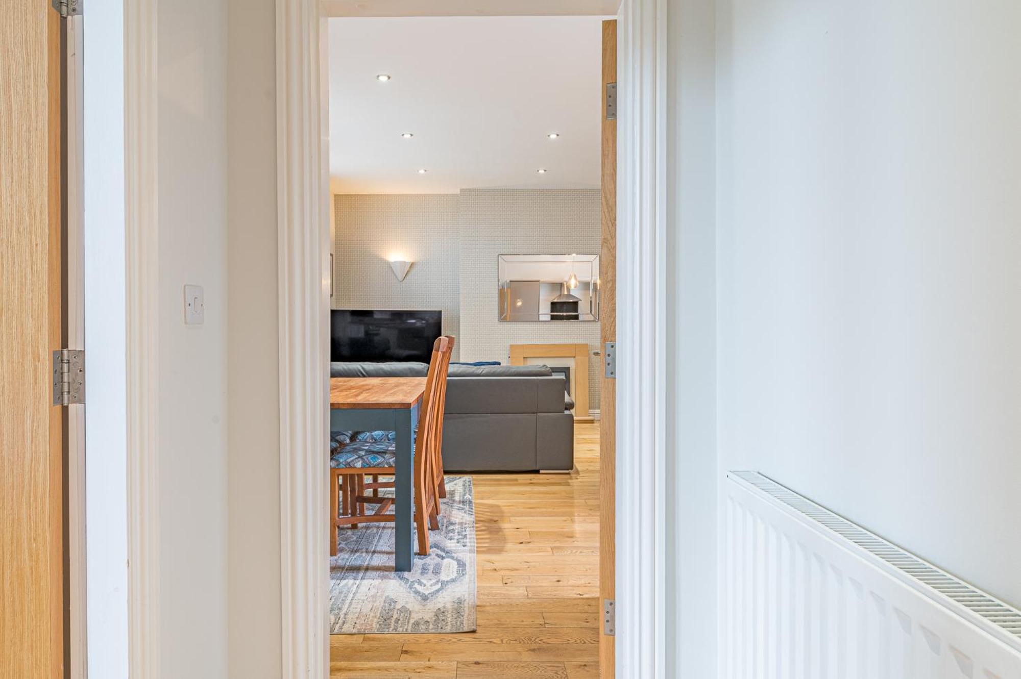 Abbey Apartments Modern Aparthotel For Tourists & Professionals Barrow-in-Furness Exteriör bild